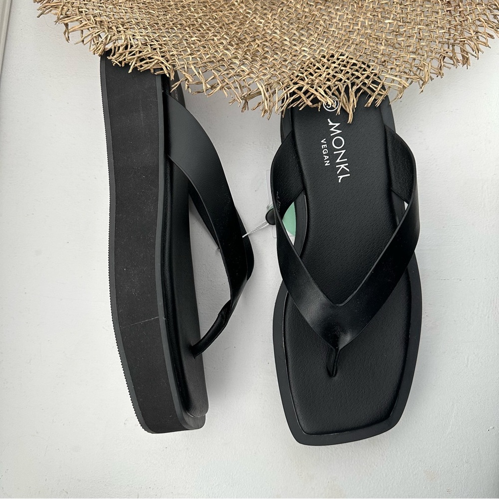 Monki ‘Gita’ Leather Strap Thong Sandals Flip Flop Platform NWT